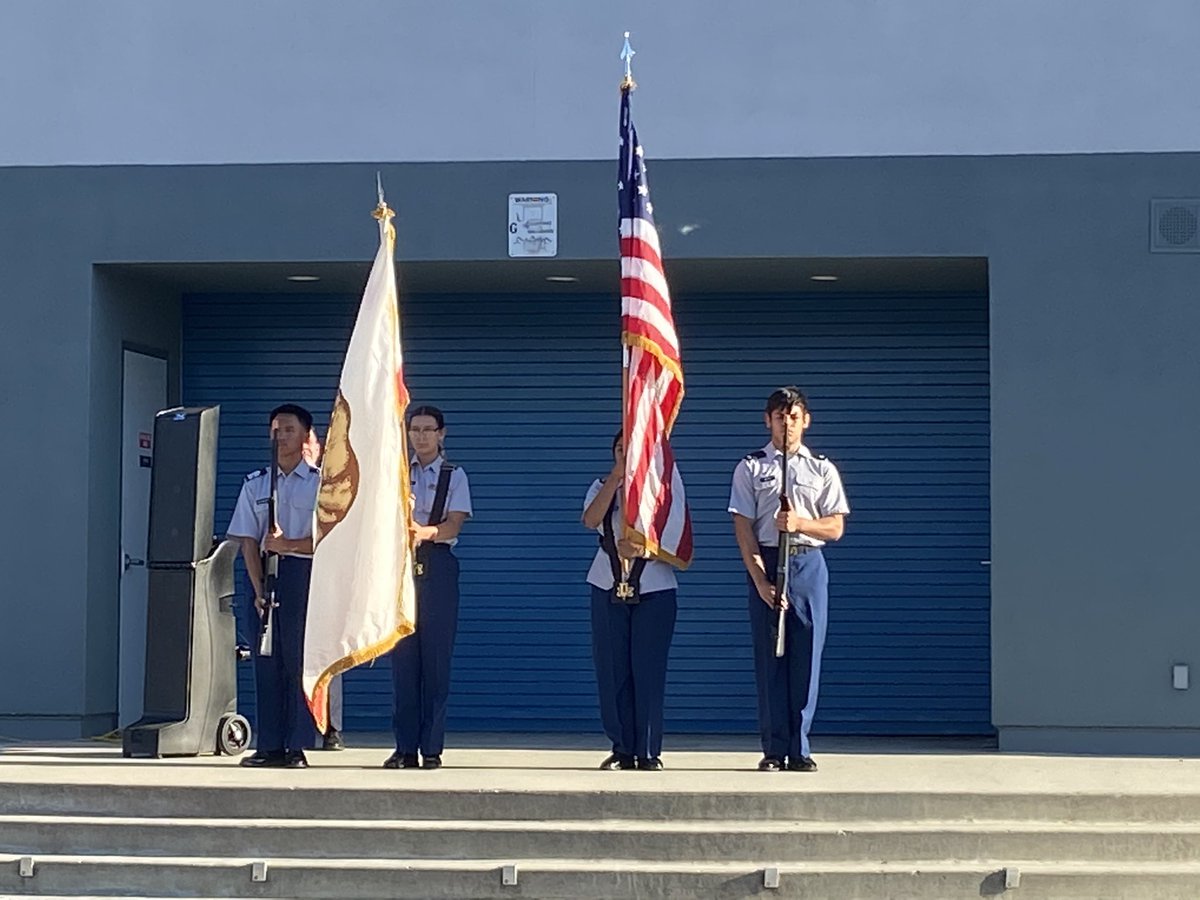 Laura Kindron tweet media