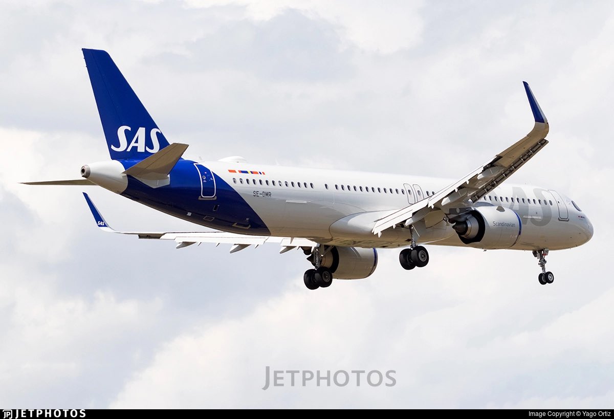 SasCaptain's tweet photo. YAY! 🥳 This is me and my co-pilot Joakim in SE-DMR 16AUG22 at Toronto Lester B Pearson International Airport! Great picture (of our aircraft 😉)! #sascaptain @SAS @JetPhotos https://t.co/KtGVRYKg9S