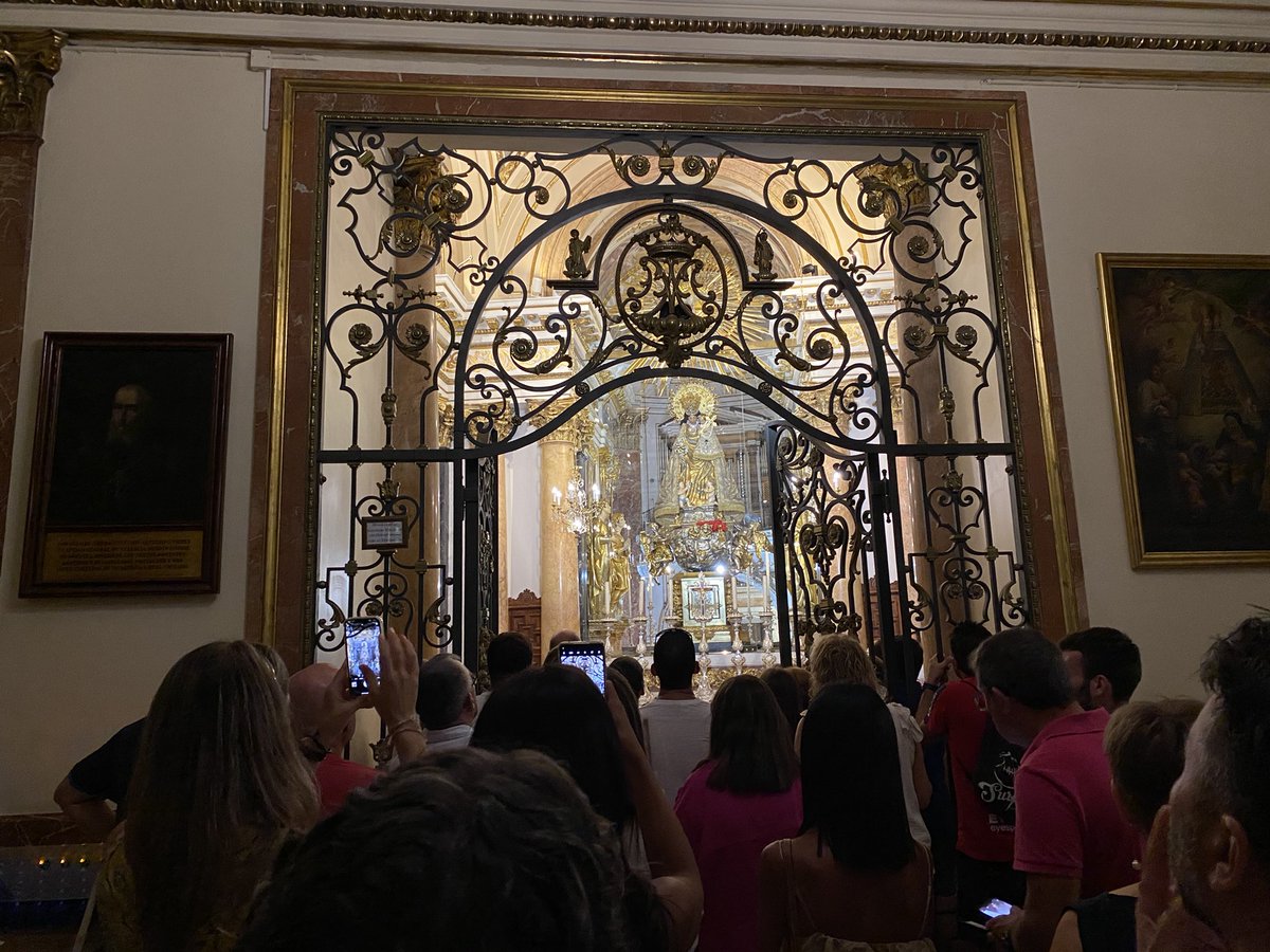 Claretxativa's tweet photo. I si, damunt, redescobreixes espais emblemàtics de l’església valenciana, ja el dia es perfecte. Demà ja parlarem de lleis, horaris i programacions! https://t.co/og8PI3PHWC