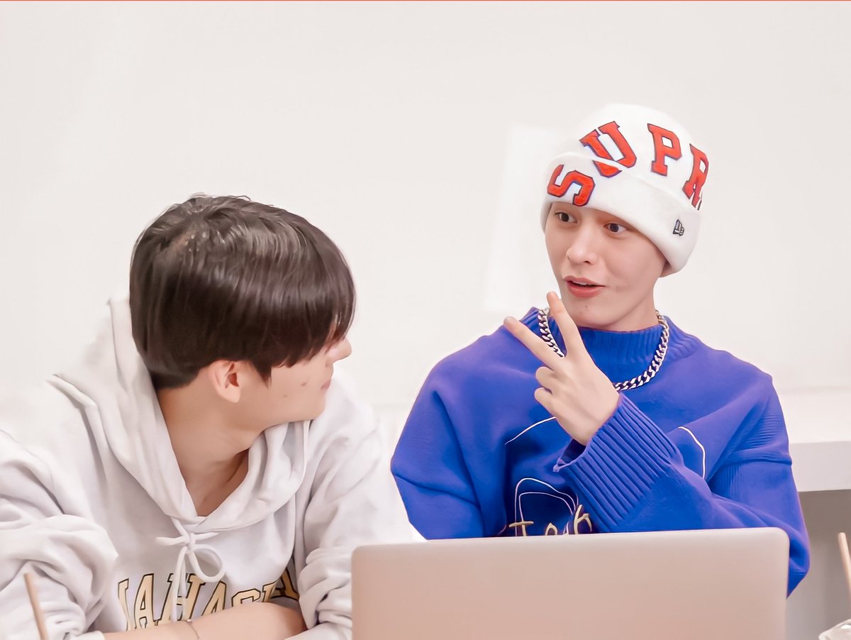 jamwon_2's tweet photo. hello this james & sangwon my fav #jamwon https://t.co/yoRUyOUvju