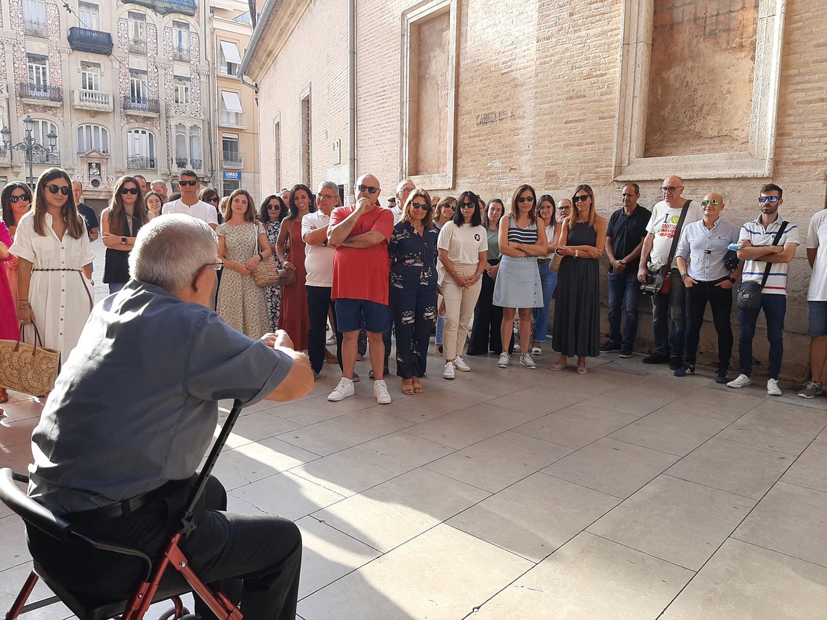 Claretxativa's tweet photo. Començar el primer dia els profes amb una jornada de convivència no té preu. Poder reencontrar-nos amb tranquilitat i temps, fer grup, família. https://t.co/FCMUG34UOV