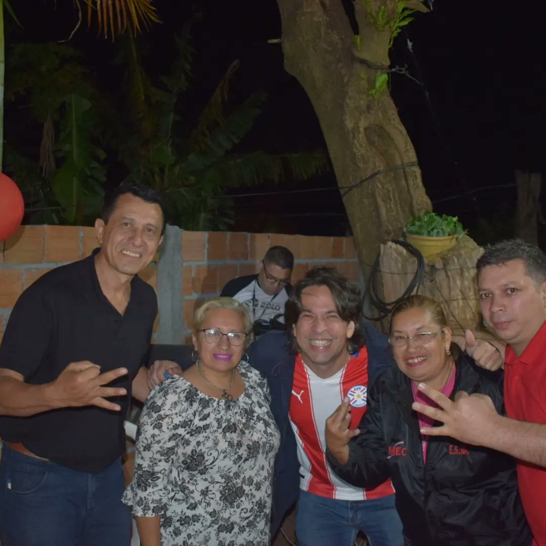 En la noche de ayer participe de una hermosa reunión en la Ciudad de Aregua, agradezco al Abg. Eduardo Presentado por la invitación y a todos los presentes. 🚩
#Vamosconstruyendo #AtodaMáquina