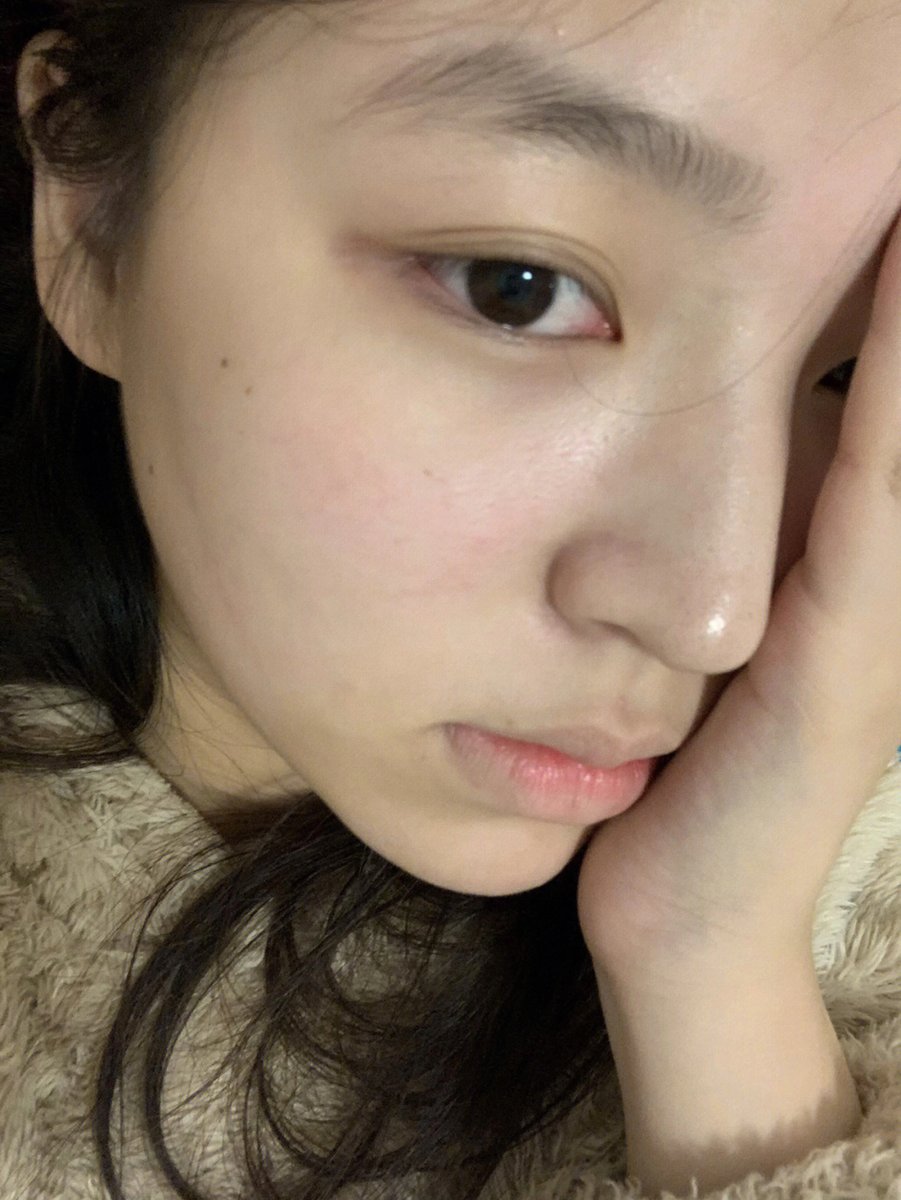 chn66993's tweet photo. 卸完妆 自恋一下☺️ https://t.co/enXWRMDWPn