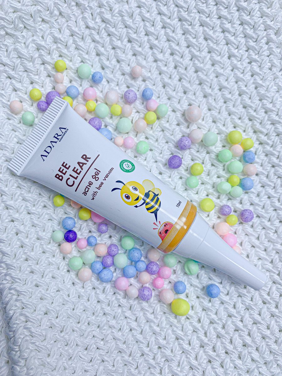 Dchangeskincare's tweet photo. Dari dulu banyak banget yang rekomendasiin acne gel ini, akhirnya aku coba juga dong.
Sebelum pada bingung kenapa ada kata "Regular" nya, jadi Adara punya 2 obat totol jerawat. Nah yang aku pakai sekarang versi regular nya ya 😊.
#racuninskincare #LetsBeeClear https://t.co/TSfcGKJxTV