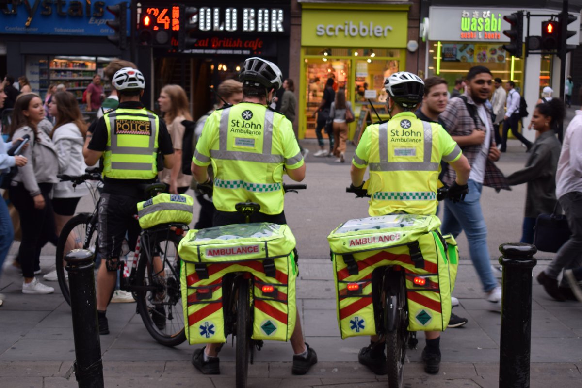 CityPolice's tweet photo. This time last week, we were preparing for a busy night on #OpReframe, working with partners from: 

🚆 @BTP
🏦 @cityoflondon
🩺 @SJALondonCRU
🧭 @PositiveEast 
👂 @samaritans 
🚶 @StreetPastors 

@GowmanAJ also joined our officers out on patrol. 👮

Thanks to all involved! 👏 https://t.co/8VTCGs2iSt