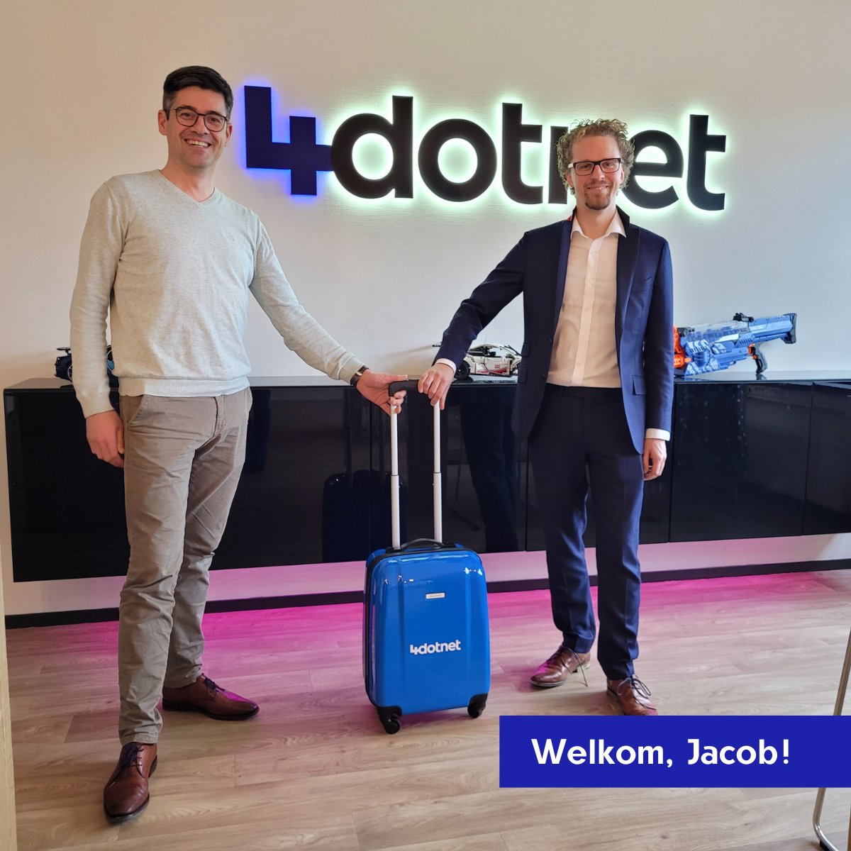 𝗡𝗶𝗲𝘂𝘄𝗲 𝗰𝗼𝗹𝗹𝗲𝗴𝗮 | Vandaag is Jacob Procee bij 4Dotnet als .NET Software Developer gestart! Welkom bij het team, Jacob! #werkenbij4Dotnet