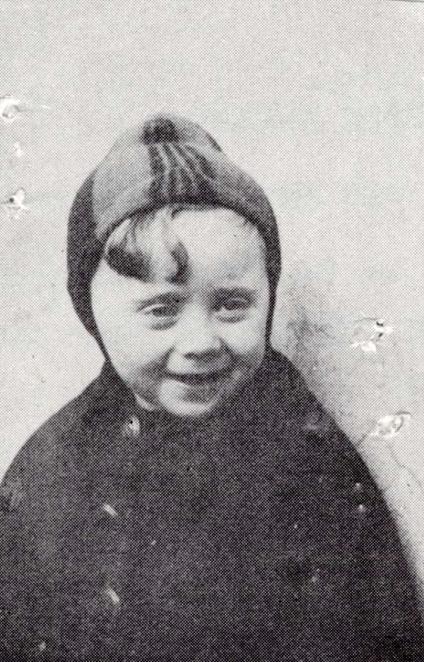 AuschwitzMuseum's tweet photo. 1 September 1939 | A Polish Jewish boy, Meilech Raich, was born in Trzebinia.

In 1943 he was deported to #Auschwitz from ghetto in Chrzanów. He was murdered in a gas chamber. https://t.co/ydIMd8X63N