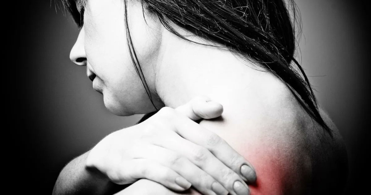LupusOrg's tweet photo. Many people with lupus experience pain in their joints and muscles. We're here to help with some steps that you can take to feel better! Read here to learn how you can manage pain with the help of a doctor or at home: https://t.co/DdEX6Pdv4J https://t.co/1aYpQx59O8