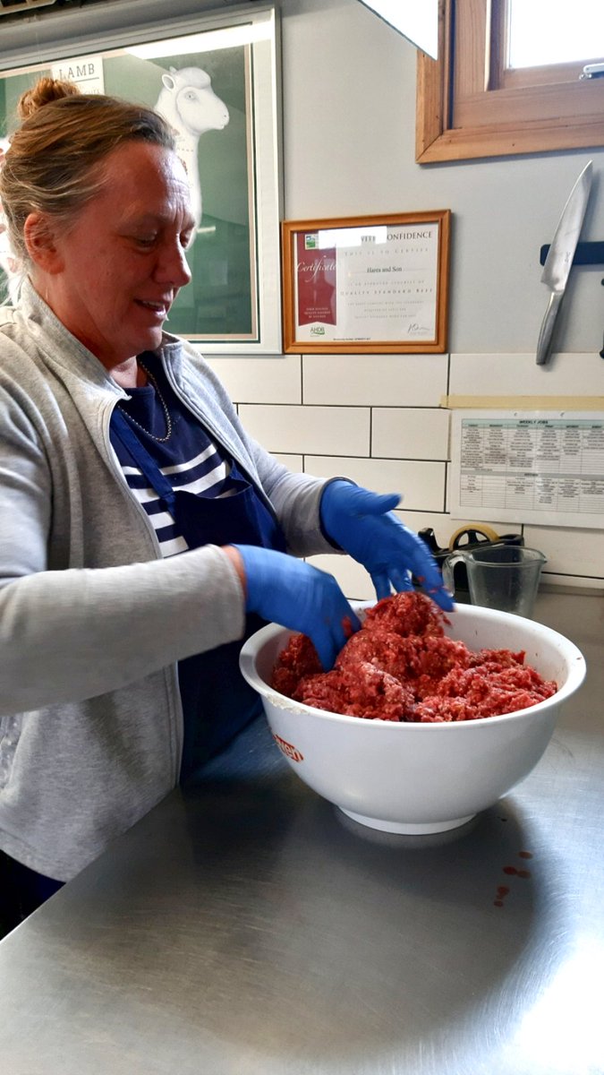 BuckmoorendFarm's tweet image. Here is our lovely Danni working her magic to turn our homereared beef mince into delicious burgers 🍔 #homereared #qualitybeef #supportlocal #farmshop