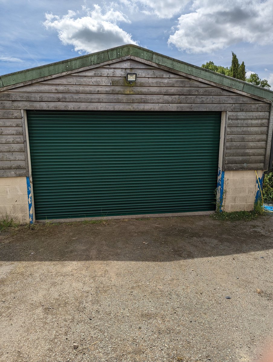 RollerShutterUK's tweet photo. Farm powder coated (RAL6005) single phase electric roller shutter fitted this week in Shrewsbury
British Racing Green.
If you would like a quick and an easy quote, contact our friendly team today at info@rollershutter.co.uk or call 0161 272 9333. https://t.co/cbwlghMSip