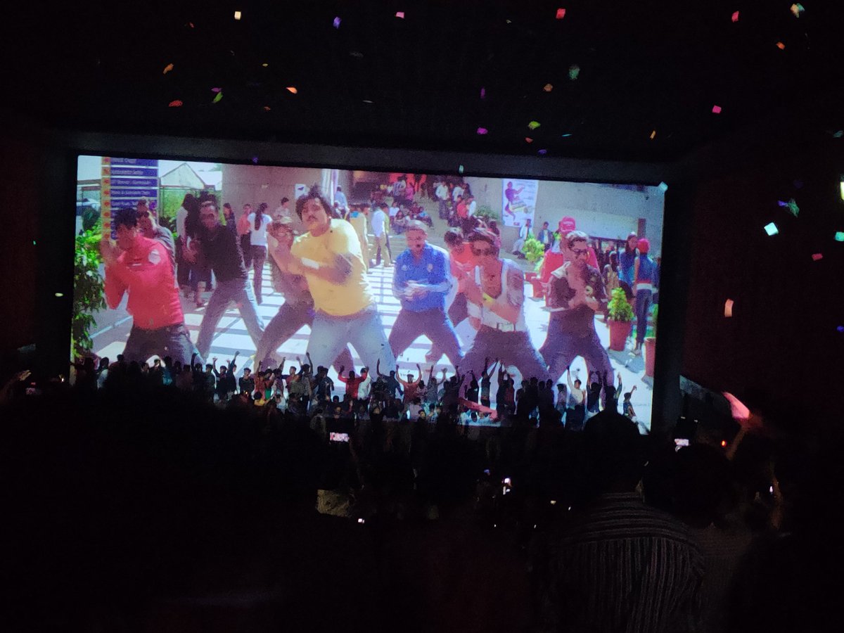 vinodmacherla9's tweet photo. A.R.A.C.H.A.K.A.M. 🔥🔥🔥
Celebrations In #Gokul 💥

#Jalsa4KCelebrations
#JalsaSpecialShows
#Jalsa #PawanKalyan #JalsaStorm @PawanKalyan #HBDJanasenani
#HariHaraVeeraMallu #JanaSenaniBirthdayFest2022
#HBDJanaSenaniPawanKalyan https://t.co/5NgYNz6BpE