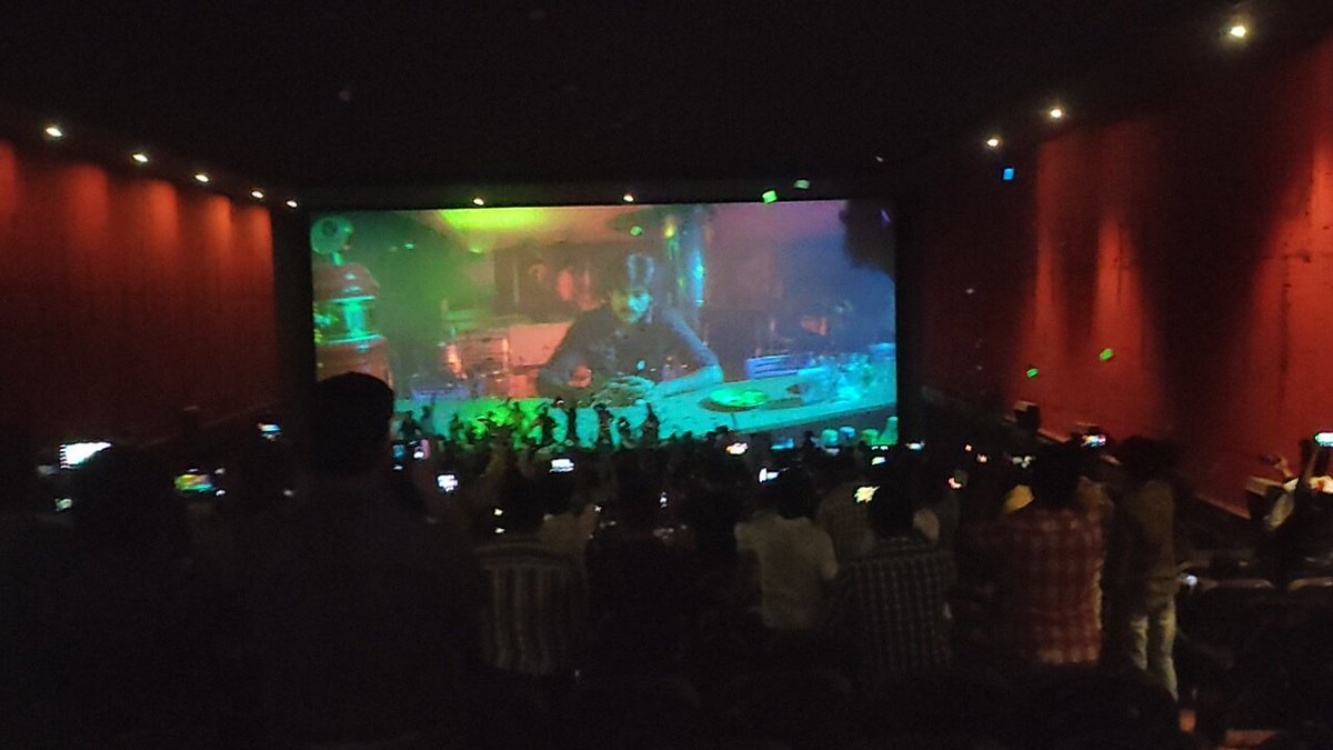 vinodmacherla9's tweet photo. A.R.A.C.H.A.K.A.M. 🔥🔥🔥
Celebrations In #Gokul 💥

#Jalsa4KCelebrations
#JalsaSpecialShows
#Jalsa #PawanKalyan #JalsaStorm @PawanKalyan #HBDJanasenani
#HariHaraVeeraMallu #JanaSenaniBirthdayFest2022
#HBDJanaSenaniPawanKalyan https://t.co/5NgYNz6BpE