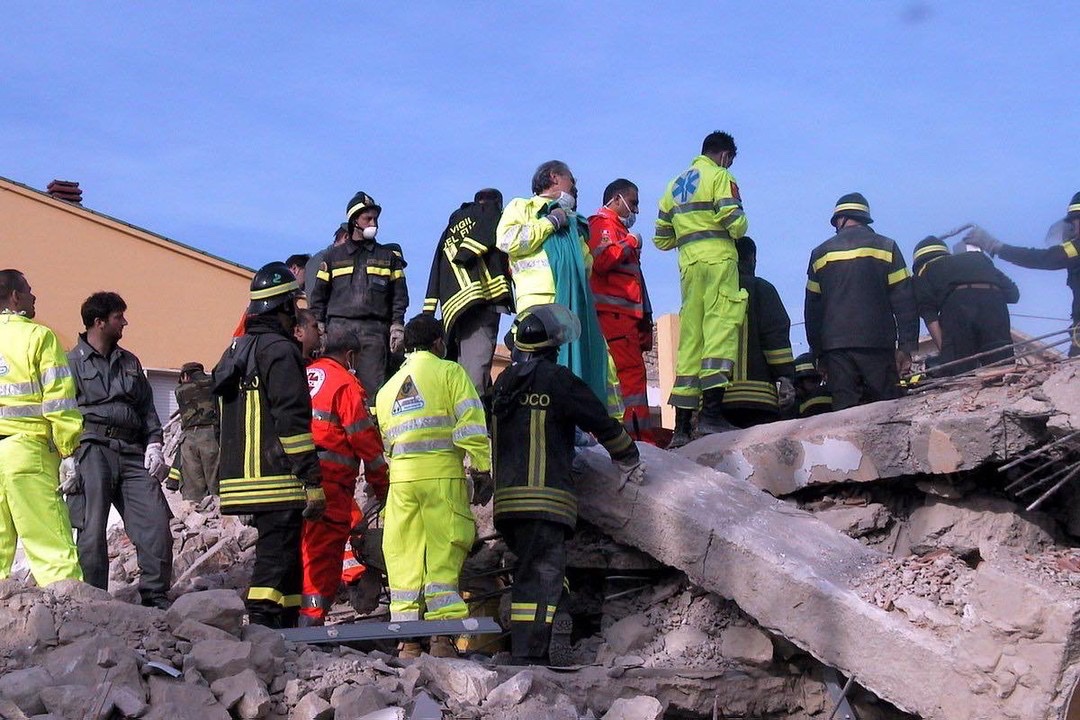 PCProvAL's tweet photo. Oggi ricordiamo l’evento sismico avvenuto il #31ottobre 2002 in #Molise.
Un ringraziamento anche ai volontari di #ProtezioneCivile della #ProvinciadiAlessandria che intervennero in quei giorni a #SanGiulianodellePuglie e #Bonefro. https://t.co/lIt2BTKIbB