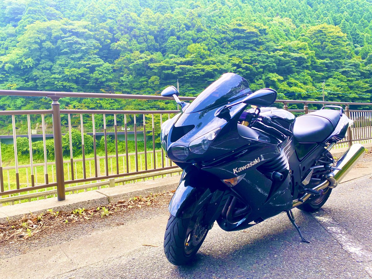 mizuma711's tweet photo. 性別：漢
年齢：20代後半
住み：福岡県
車種：ZZR1400
リターンライダーから憧れのZZR乗ってます

 #バイク乗りとして軽く自己紹介 
#バイク乗りと繋がりたい  
#バイク好きと繋がりたい https://t.co/q9dPjEpAeg