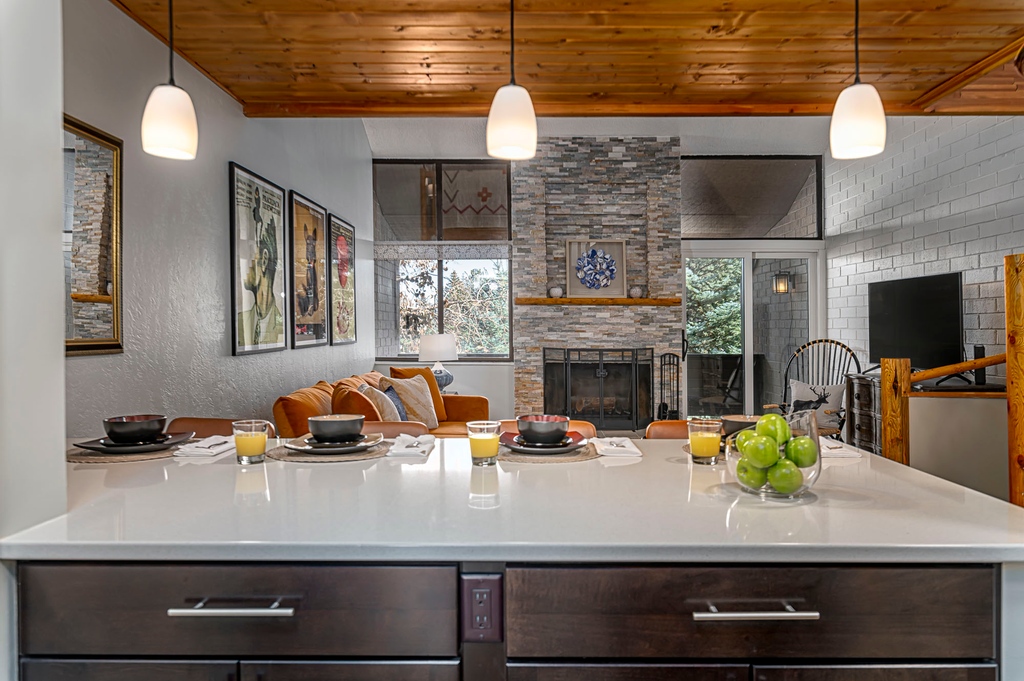 REPhotoUtah's tweet photo. #motivation #love #inspiration #lifestyle #design #UtahRealestate #UTAHMLS  #realestate #rephotoutah #realestatephotography #interiors #home #homedecor #followforfollowback #utahhome #designattractor #decor #homeinspo #interiorphotos #ispyraddesign #mymodernlook #rehome https://t.co/hhi8HCgOqK