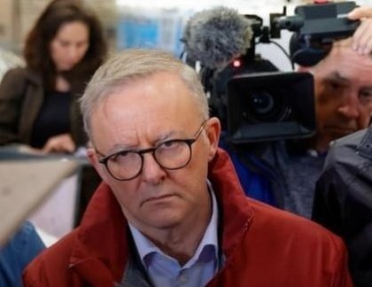 TimjboAU's tweet photo. @OMGTheMess Yeah exactly.. it's all been done before, (Bob Hawke days when the unions were strong) Albo thinks it's all his idea. Unions are soo last century. #TalkFest https://t.co/ktjNEDQM47