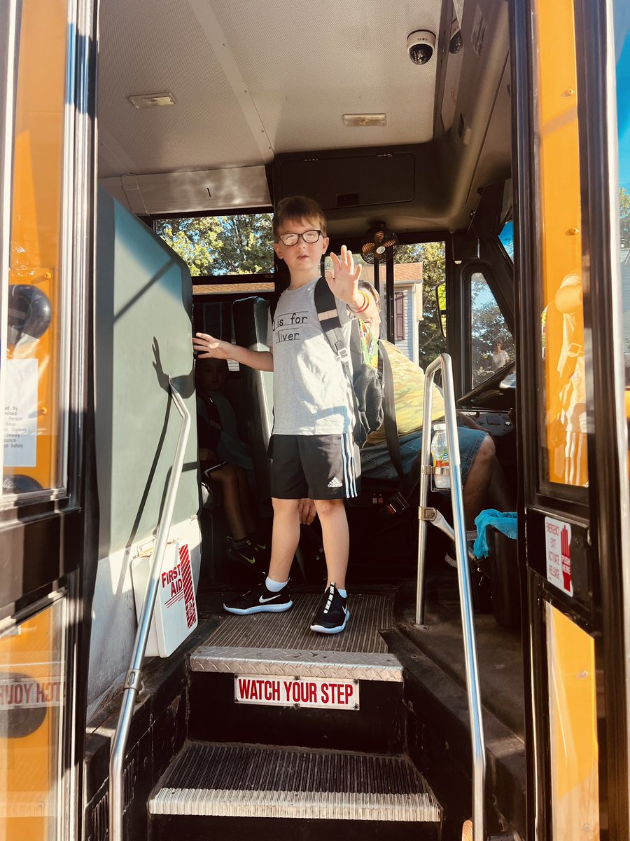 allyy_op's tweet photo. It’s Oliver’s first day of kindergarten! #ClassOf2035 https://t.co/A6BSPjkzZu