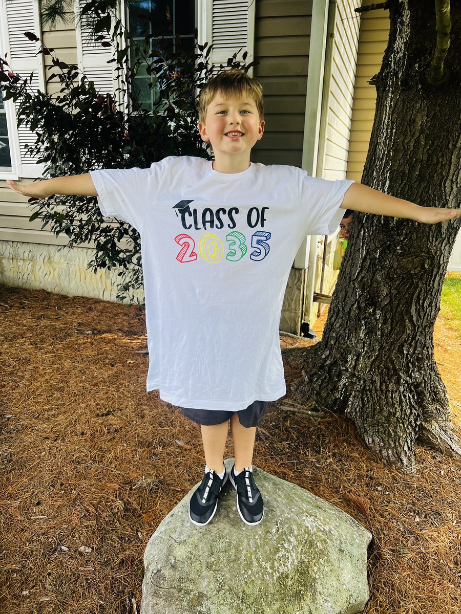 allyy_op's tweet photo. It’s Oliver’s first day of kindergarten! #ClassOf2035 https://t.co/A6BSPjkzZu