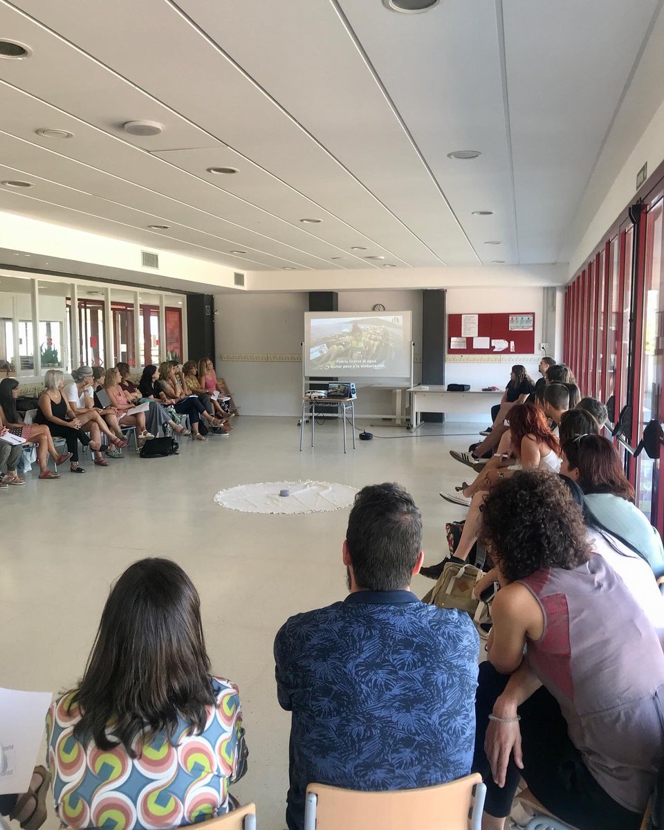 ie_martamata's tweet photo. Iniciem el nou curs amb molta il•lusió! Us esperem! #IEMM https://t.co/7KelYIaZ4p