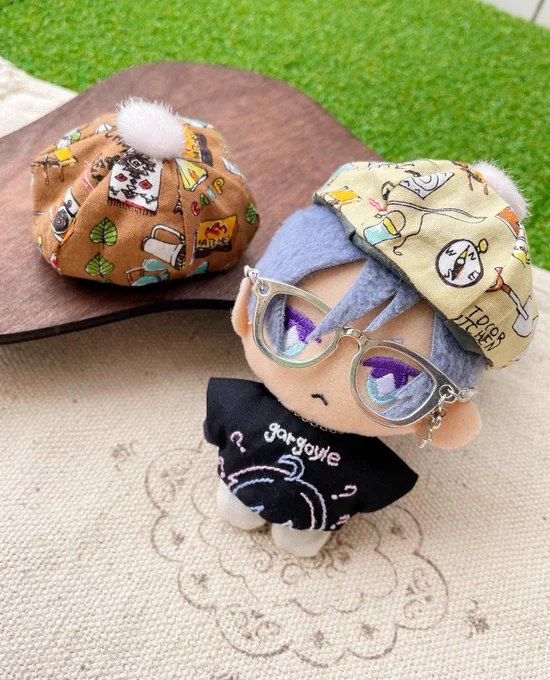 かわいい!!!って見ていたらリバーシブル仕様と教えていただいて凄すぎません!?!!!?ってめちゃくちゃ驚いてしまった…うきうきなキャンプ柄を買ったのですけどまさかの次回バルキャンが発表されたのでこの帽子被って備えますやえざきさくらさん()作のお帽子です! 