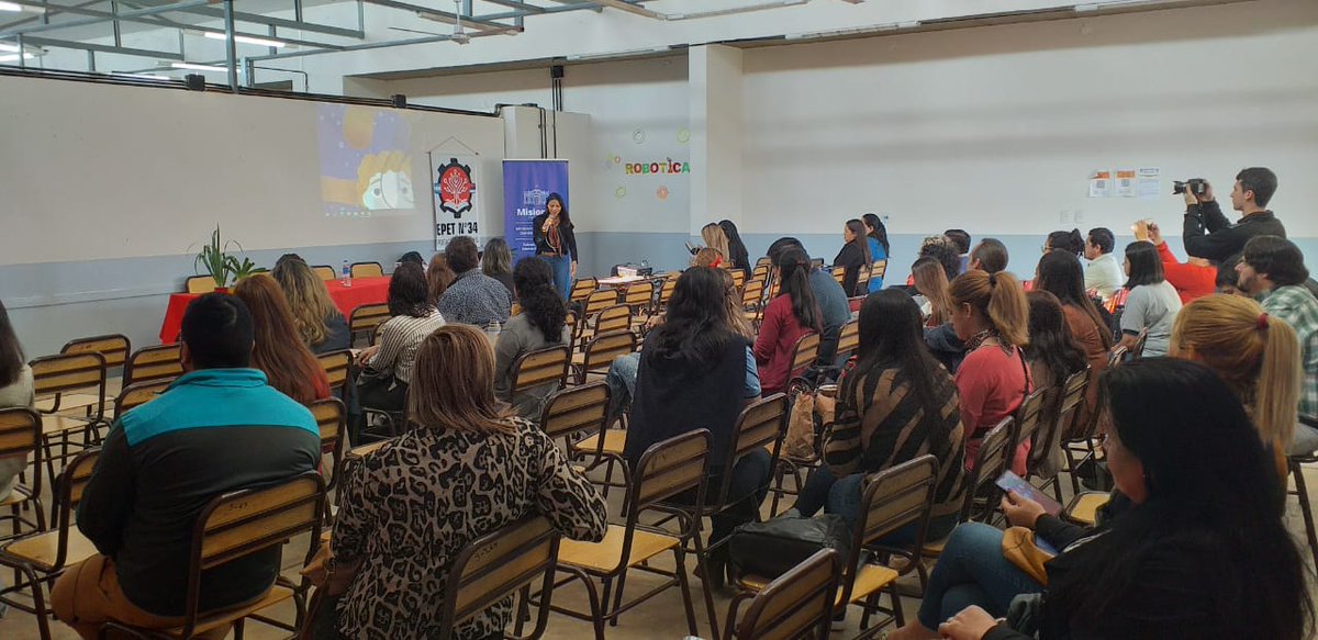 epet34's tweet photo. Hoy fuimos anfitriones del curso brindado por la Subsecretaría de Educación Técnica: "Aportes para la educación socioemocional en la escuela técnica".

#capacitacióndocente
#educaciontécnicapública
#educacióntécnicadecalidad #EducaciónMisiones #SomosTécnicaMisiones #SomosTécnica https://t.co/Sh9GWkDDTZ