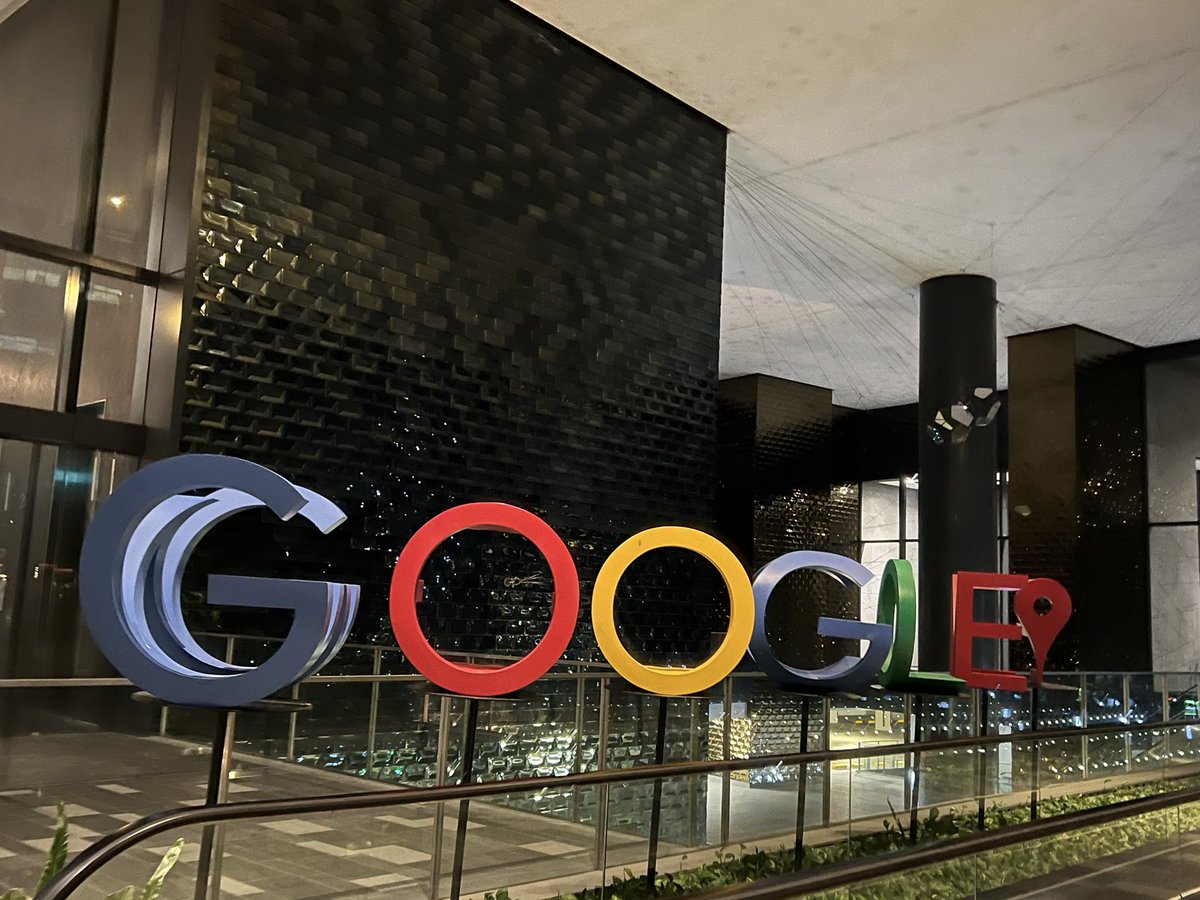 SBhuvaneswari93's tweet photo. Visited the amazing Google Singapore! #googleapac https://t.co/12Md8sk6Fk