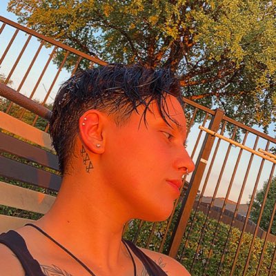 alleciv's tweet photo. #NewProfilePic https://t.co/27XV3auxjX