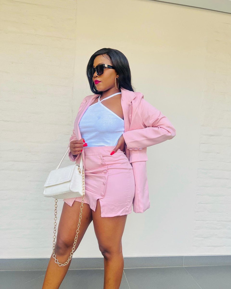 candy_da_baddie's tweet photo. #corporatebaddie https://t.co/E8GQ4hgOqW