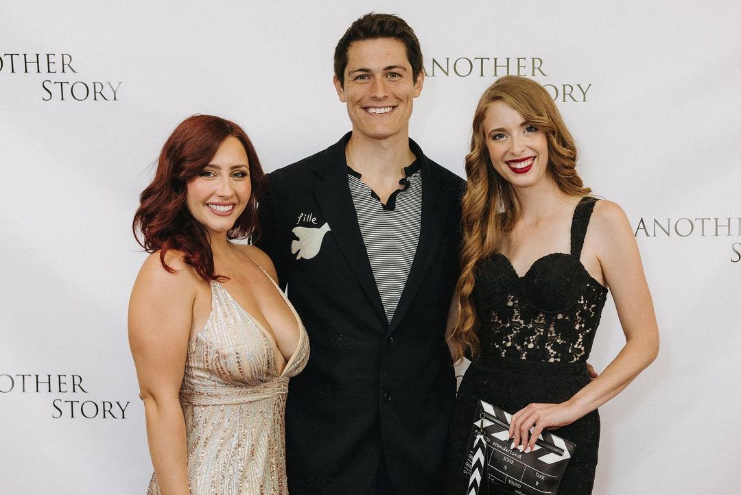 wolfgangnbrasil's tweet photo. 📸| Alguém conhece esse belo rapaz? 
Novos registros de Wolfgang na Premiere do filme "Another Story" ao lado da atriz Irena Reedy. https://t.co/Q0PawcPqx8