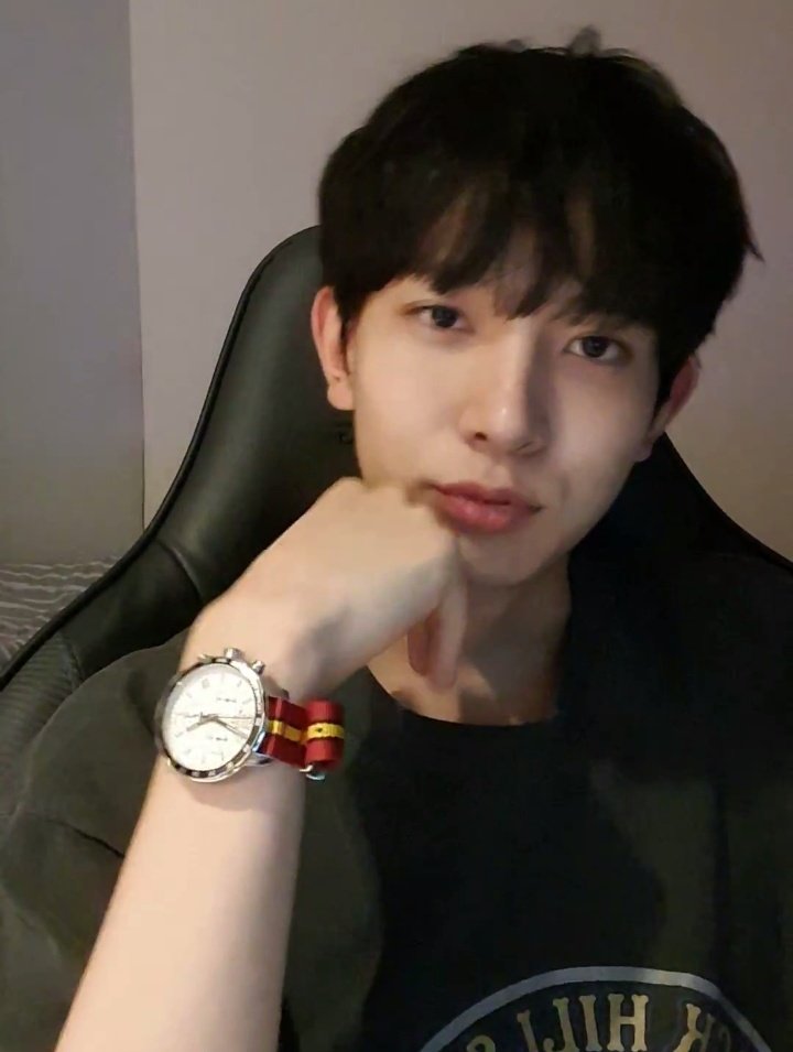 heeseung archive tweet media
