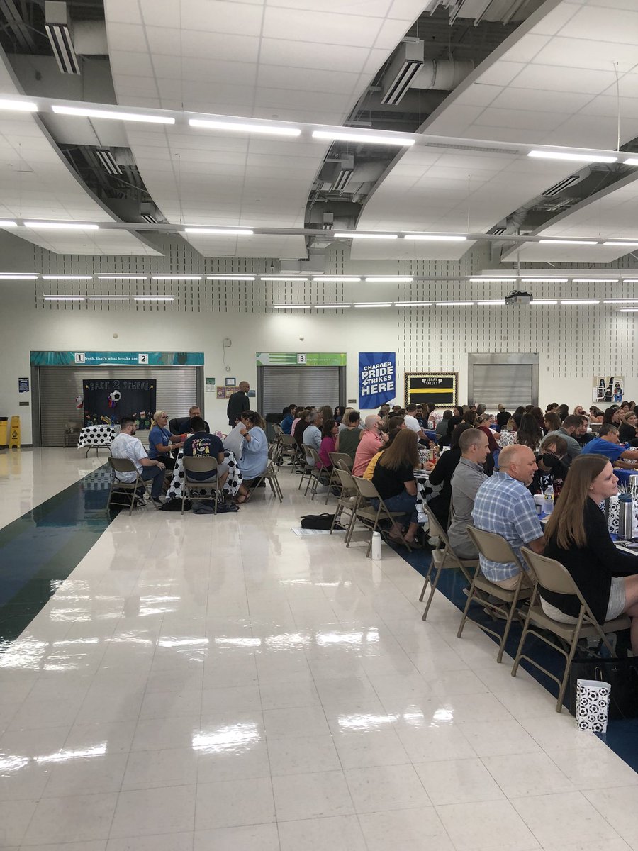 LMS_DeanRoss's tweet photo. ⚡️Teachers are back!!!!! ⚡️ https://t.co/lwGm7Mbeyr