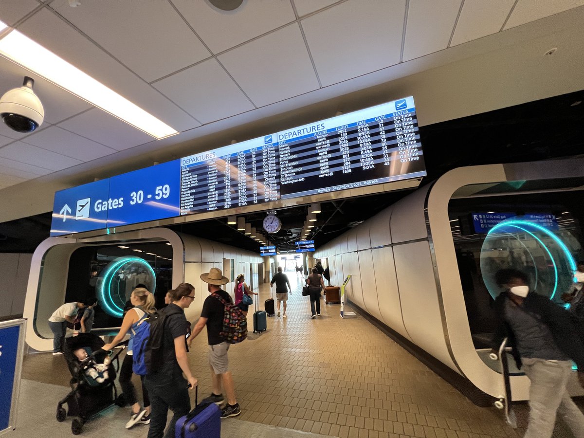 mickeynet028's tweet photo. まもなくオーランド空港を飛び立ちます。
朝7時半頃の空港の混み具合は若干混んでるかなーくらいでした。
チェックイン後、約30分でセキュリティを通過。
今回はユナイテッドでシカゴ経由で帰ります✈️
#MNWDW #WDW #2022Aug https://t.co/JjSKyAkRkh