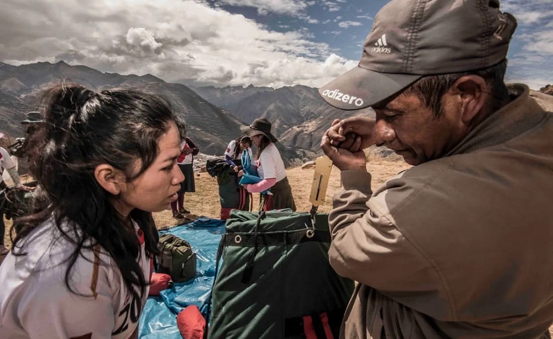 traveltourgroup's tweet photo. 𝐈𝐧𝐜𝐚 𝐓𝐫𝐚𝐢𝐥 𝐓𝐫𝐞𝐤 - 𝐏𝐨𝐫𝐭𝐞𝐫𝐬 𝐖𝐨𝐫𝐤𝐢𝐧𝐠
For the Inca trail, only porters are authorized to accompany your journey carrying the necessary equipment.
https://t.co/drqW8FLyPV
#traveltourgroup #IncaTrailPorters #PortersWorking #IncaTrailHelp #IncaTRailEquipment https://t.co/4NHuGeNdwd