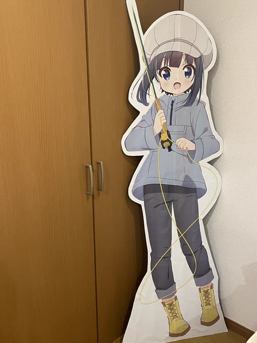 そんな部屋の隅で立ってないで、たまにはこっちの世界にも来てよ 
