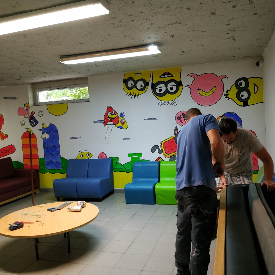 LeCHEP78's tweet photo. L'internat s'est refait une beauté pendant les vacances d'été ! ✨Tout pour bien accueillir nos jeunes dès la #rentrée !😀
⏩Pour en savoir plus : https://t.co/HaWf4jilX4
#chep78 #écologie #environnement #ecoledusavoirvert #gmnf #horticulture #forêt #internat https://t.co/UeIYwdLaci