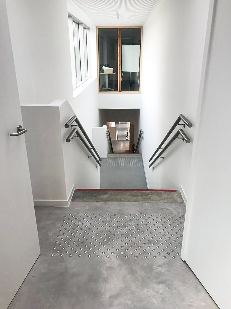 bel_group's tweet photo. Op de eerste schooldag blikken we natuurlijk graag eens terug op onze betonwerken in de Franstalige basisschool Bempt 👩‍🏫

Au premier jour d'école, on aime revenir sur nos travaux de béton à l'école primaire francophone de Bempt 👩‍🏫

#carrofloor #carrobelgroup #betonwerken https://t.co/ZTaJmcyEoe