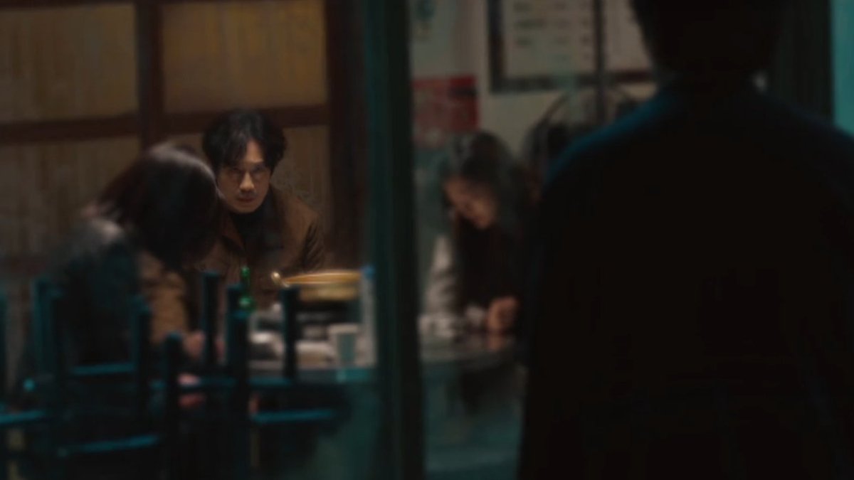 _DevAkshi__'s tweet photo. I JUST KNOW DONGSHIK IS HOLDING IN SO MUCH!!!
#BeyondEvil #BeyondEvilEp6 https://t.co/vZLwUq7Pgd