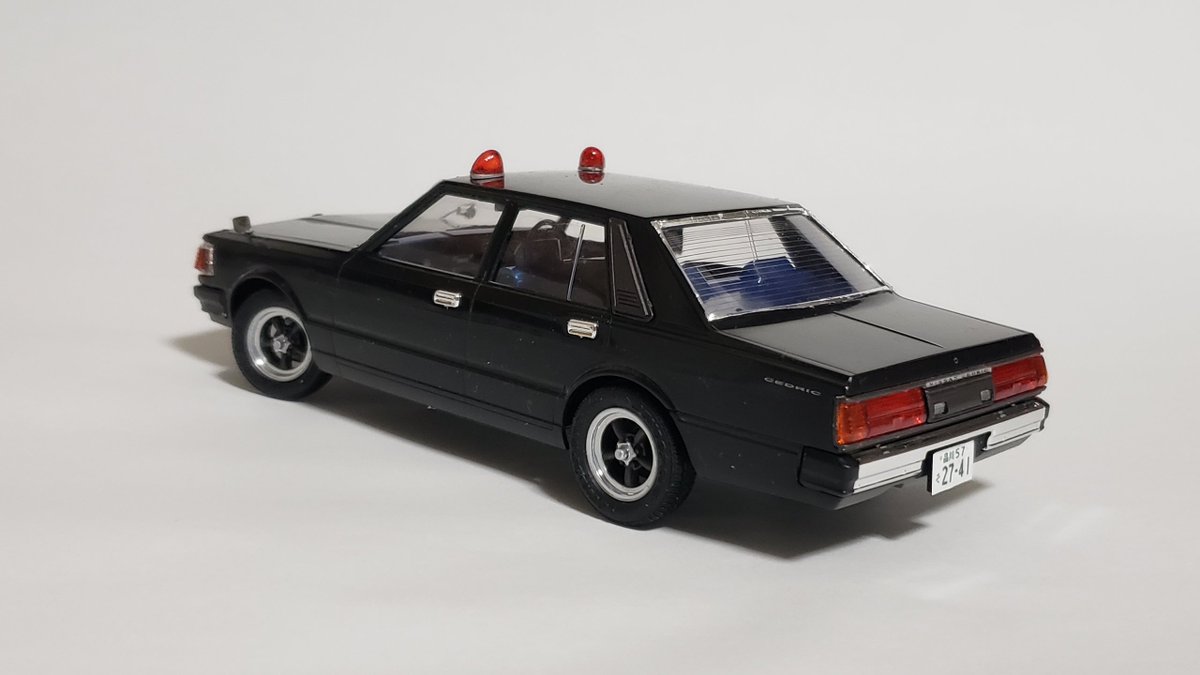 MOYOMPIO's tweet photo. 430セドリックSTD完成してました。
西部警察PARTⅢ最終回スペシャルでSPが乗っている仕様です。
タクシーダッシュボードを使用し、シートはベンチシートを加工しスプリットシートにしました。
ホイールはオレンジウィールズのA-styleです。

#平成ど真ん中祭り https://t.co/ZIXrDuuNob