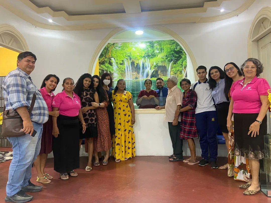 wallacermachado's tweet photo. Deus continua salvando!
Nesta quarta (31), tive o imenso privilégio de rebatizar a Dayane em nossa Igreja Adventista de Compensa 7.
Foi uma linda cerimônia batismal para honra e glória do nosso Deus.
#DistritodaCompensa3
#IASDCompensa7 https://t.co/ZnqTduhL46