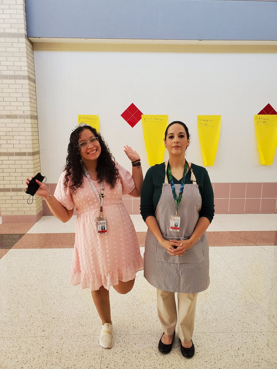 Princess Proton and Nanny Neutron ready to introduce Atomic Structure today. Evil Uncle Electron is here too, but he is too small to see. @ODMSMustangs @odms_sci @AliefScience #atomicstructure #middleschoolteachers