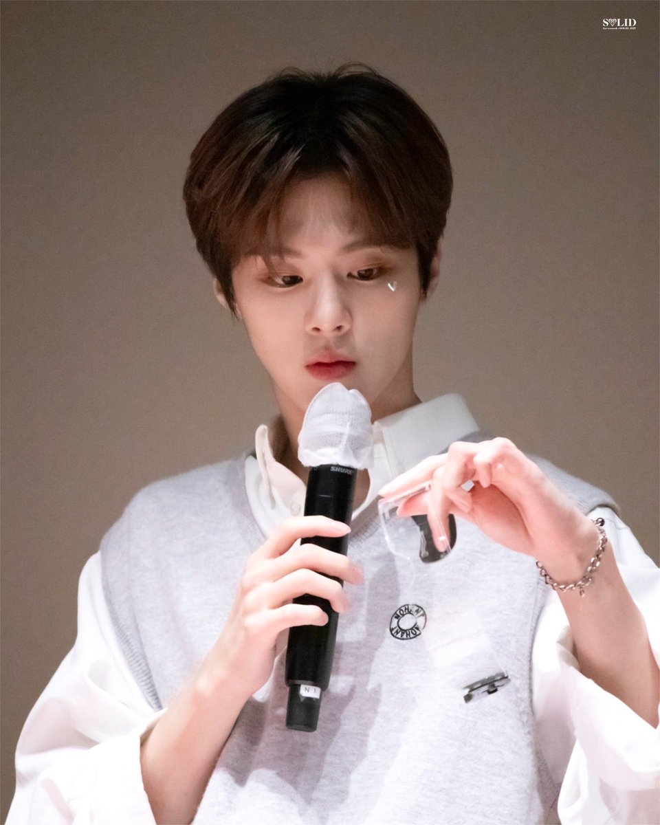 SOLID_1027's tweet photo. 9월의 우석이 보고싶다🥹

#김우석 #KIMWOOSEOK https://t.co/a6nXg2MmPi