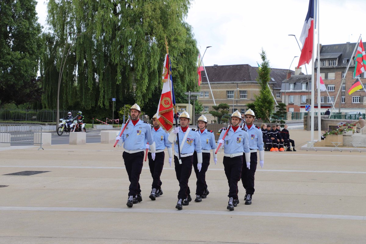 sdis08's tweet photo. Le recrutement👨‍🚒👩‍🚒#SPP #SPV passe par l'attractivité de son activité, son département, sa région.
Le @sdis08 s'engage, partage, collabore, échange 😉
Un jour + une photo = #JAime ou #JeRetweete ou #Jecommente 
#udsp08 #PompiersFR #regiongrandest #Prefet08 #ardennescd08 https://t.co/BcH5tonNSS