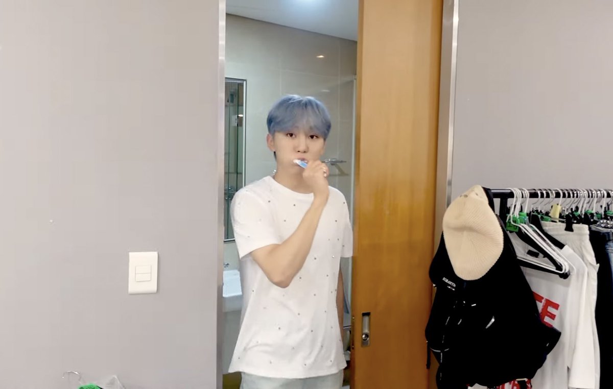 cloverll6's tweet photo. 바. 부. https://t.co/ky0De35BFT