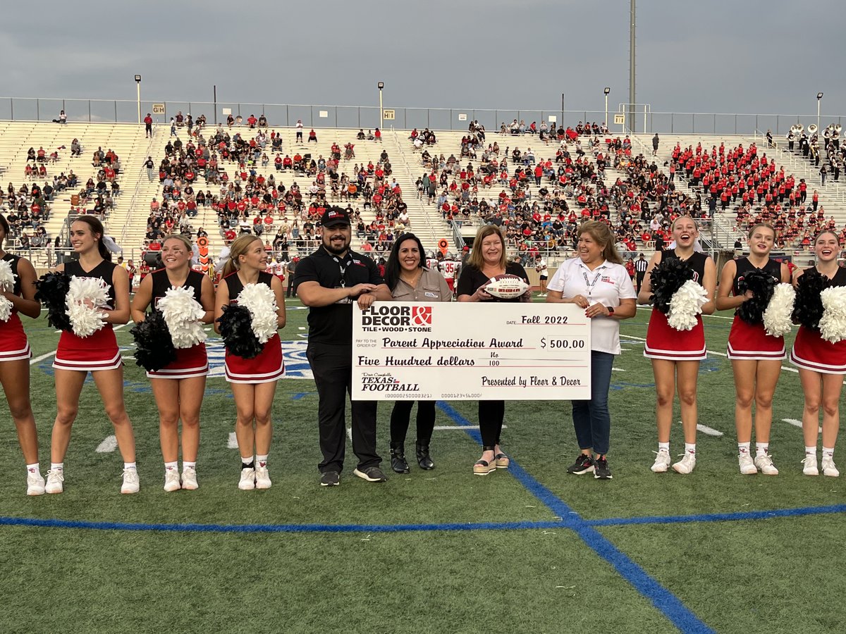 dctf's tweet photo. Congratulations to our Week 1 @flooranddecor Parent Appreciation Award Winner, Kristen Newkirk-De Hoyos from Churchill HS. It was an honor to celebrate you this past Friday and thank you for all you do to support the Chargers! https://t.co/5GWdUxdm8v