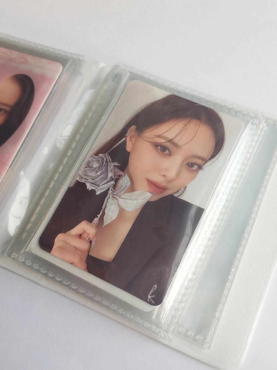 yeongpc's tweet photo. ♡⃞ .. [ wts lfb ph ] 

   #claimyeong ⊹ rcbyt 
    — yuna flower
     ୨୧ .. 200 / 190 payo
      payo 3 days res , mod jnt flash
      
t. itzy checkmate pc photocard https://t.co/xaH9T9ln7C
