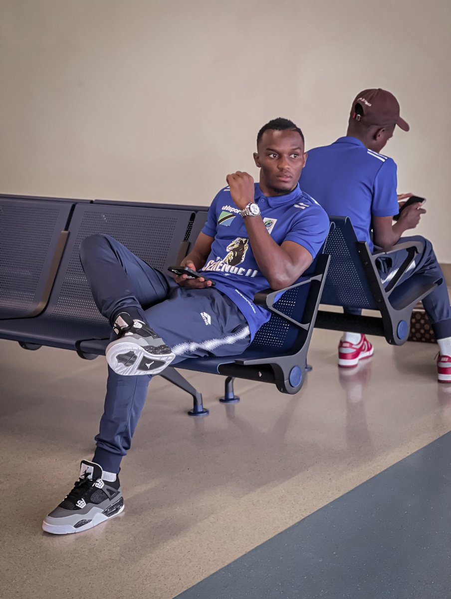 🛫

#CaptainShark 🦈