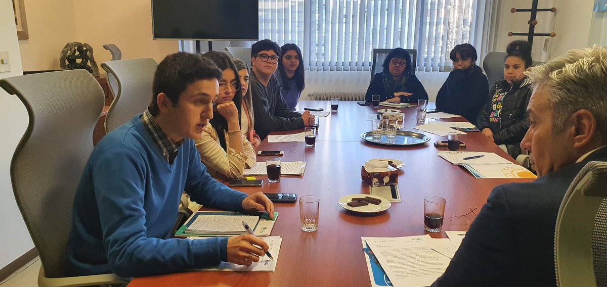 #Montevideo🔹Integrantes del CAC se reunieron con el presidente de <a href="/ANEP_Uruguay/">ANEP</a>, @RobertSilva1971 🙌🏾 En la jornada intercambiaron sobre diferentes temas e inquietudes presentadas por los adolescentes.