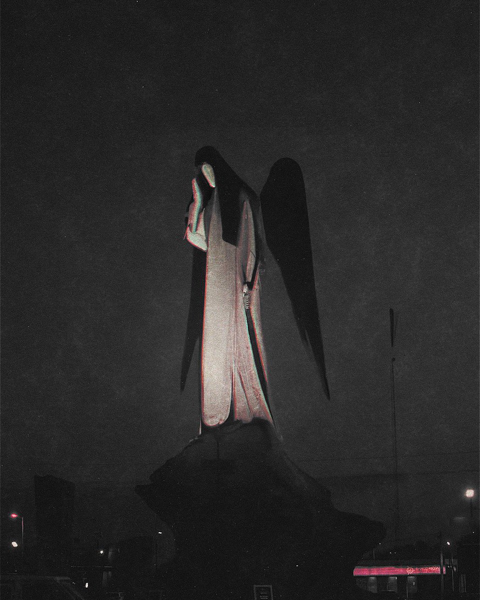 sunsobj's tweet image. some frames from my recent hybrid project 'thinking red'