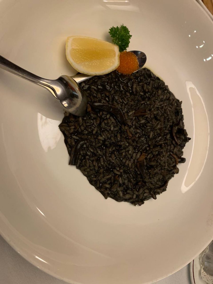 AliceTemplepop's tweet photo. business dinner https://t.co/Ci2OSRxRR9