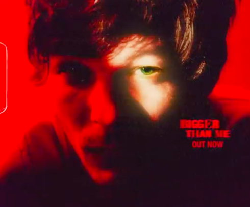 #LouisTomlinson's #BiggerThanMe is Out Now!💪🎶💥🔥👑❤️‍🔥
🎧louist.lnk.to/BiggerThanMe